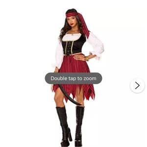 Women’s pirate costume